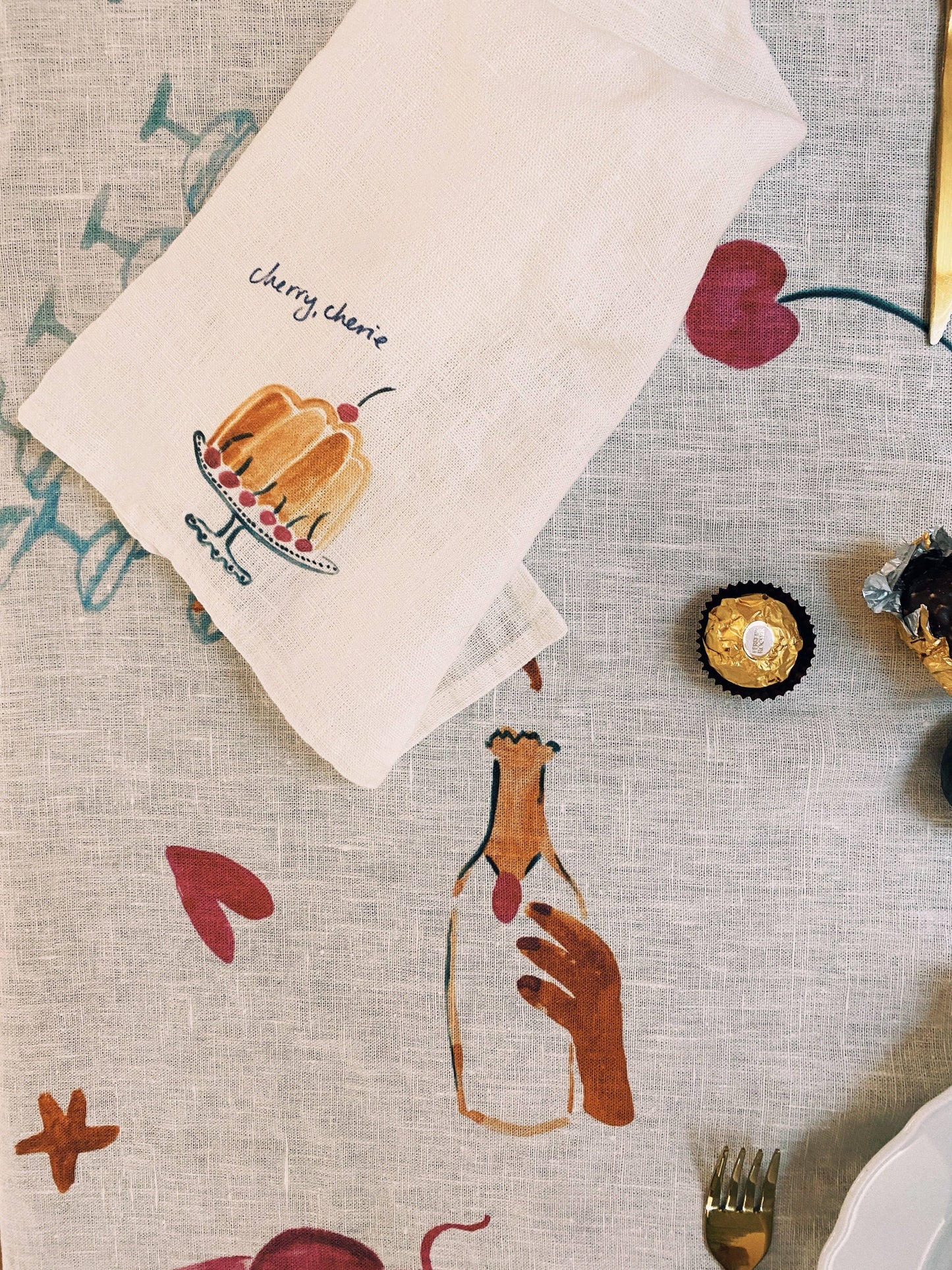 Dinette Illustrated Tablecloth - Medium