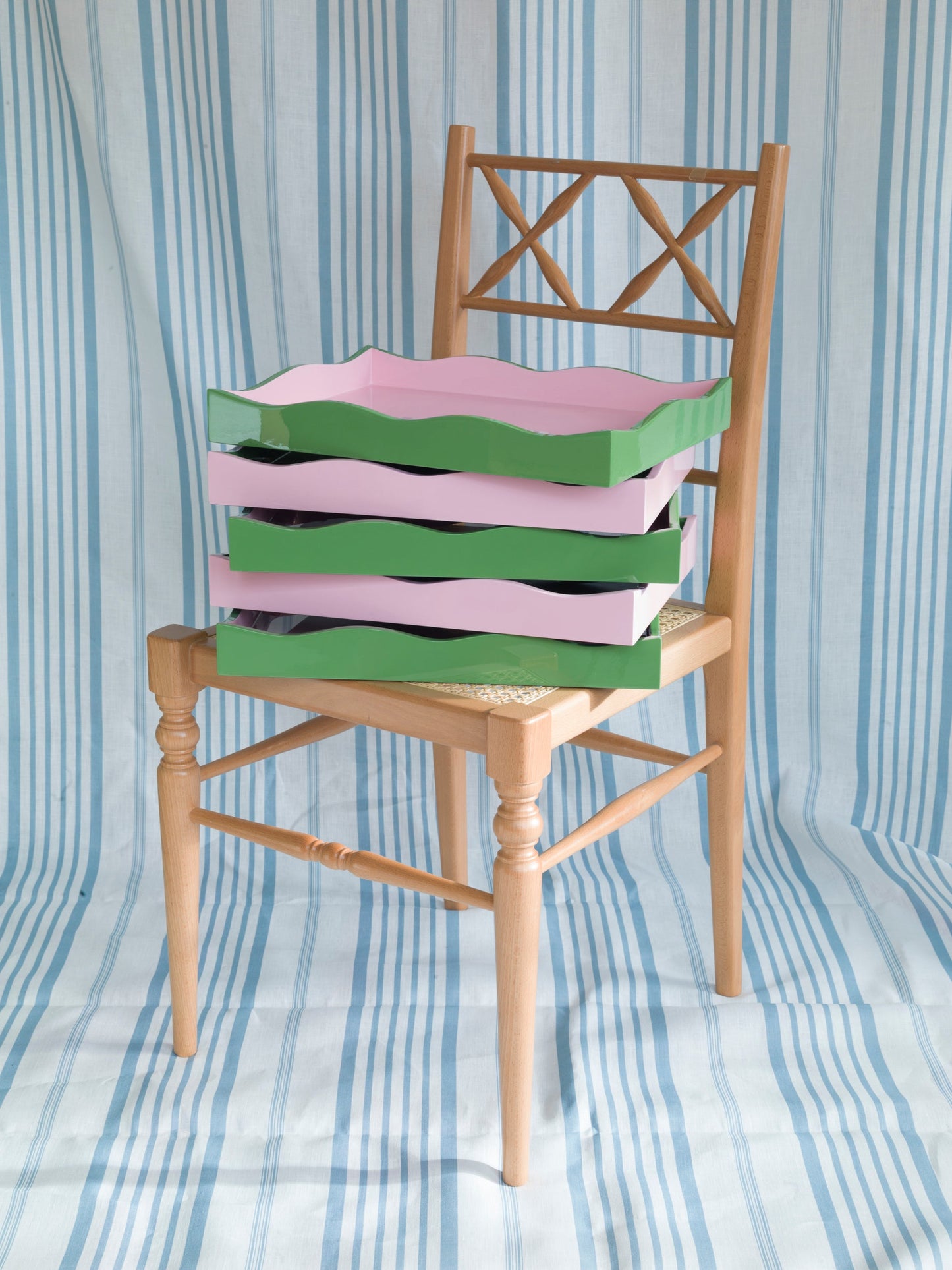 Allegra Wiggle Tray in Pink and Green