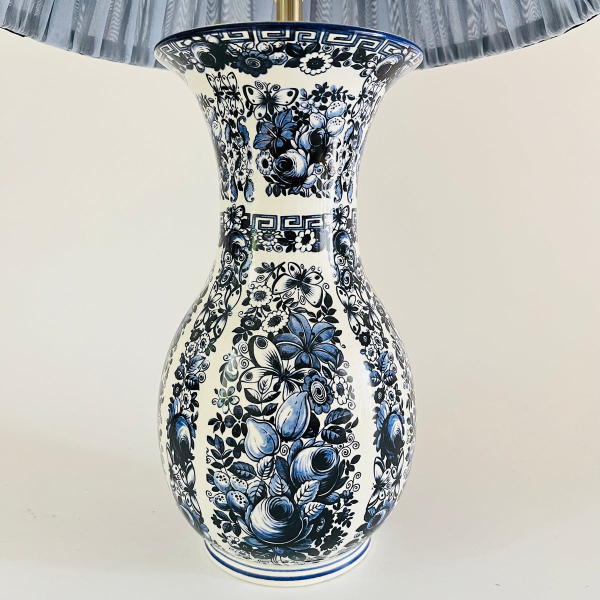 Antique Delfia Lamp