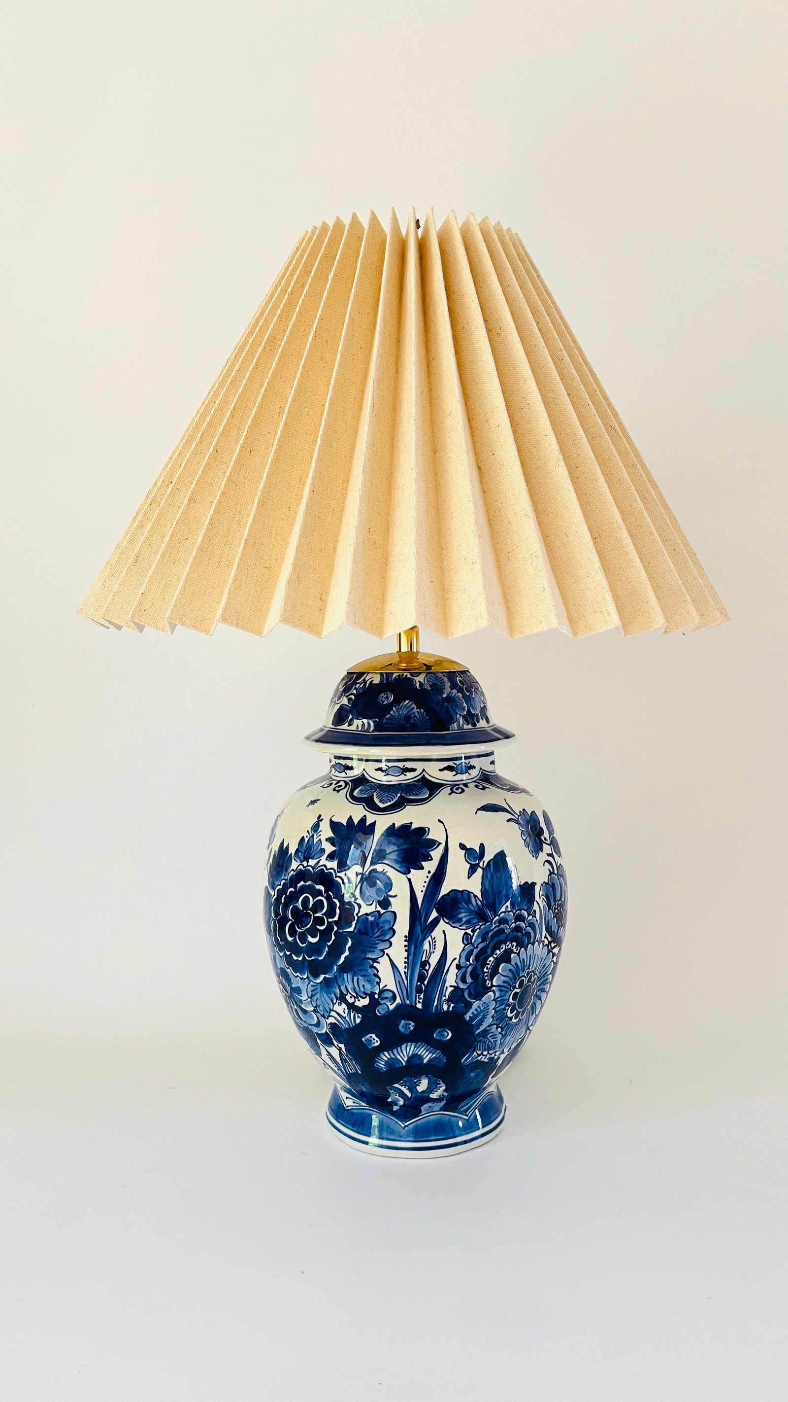 Antique Delft ‘De Porceleyne Fles’ Lamp