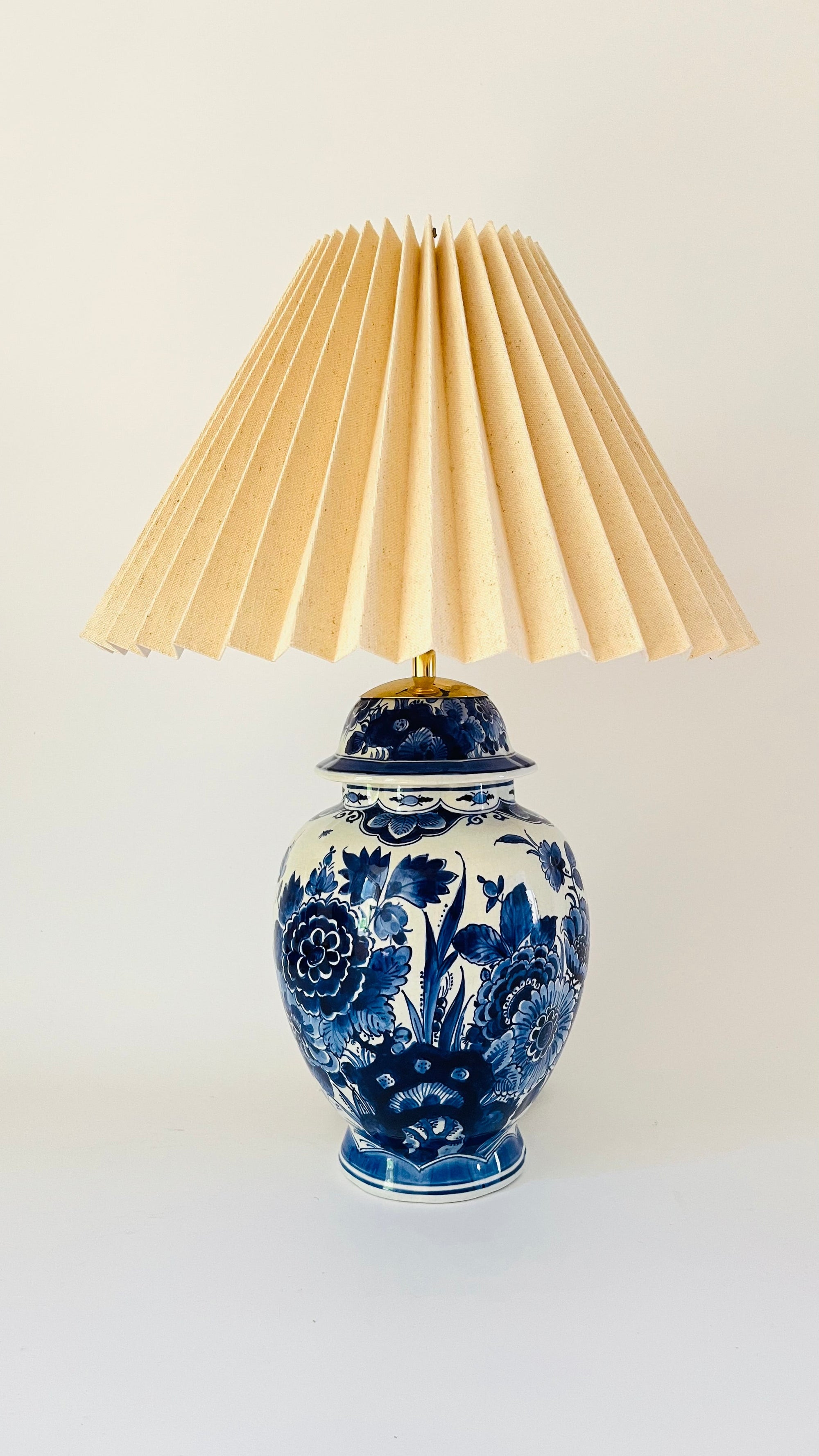 Antique Delft ‘De Porceleyne Fles’ Lamp