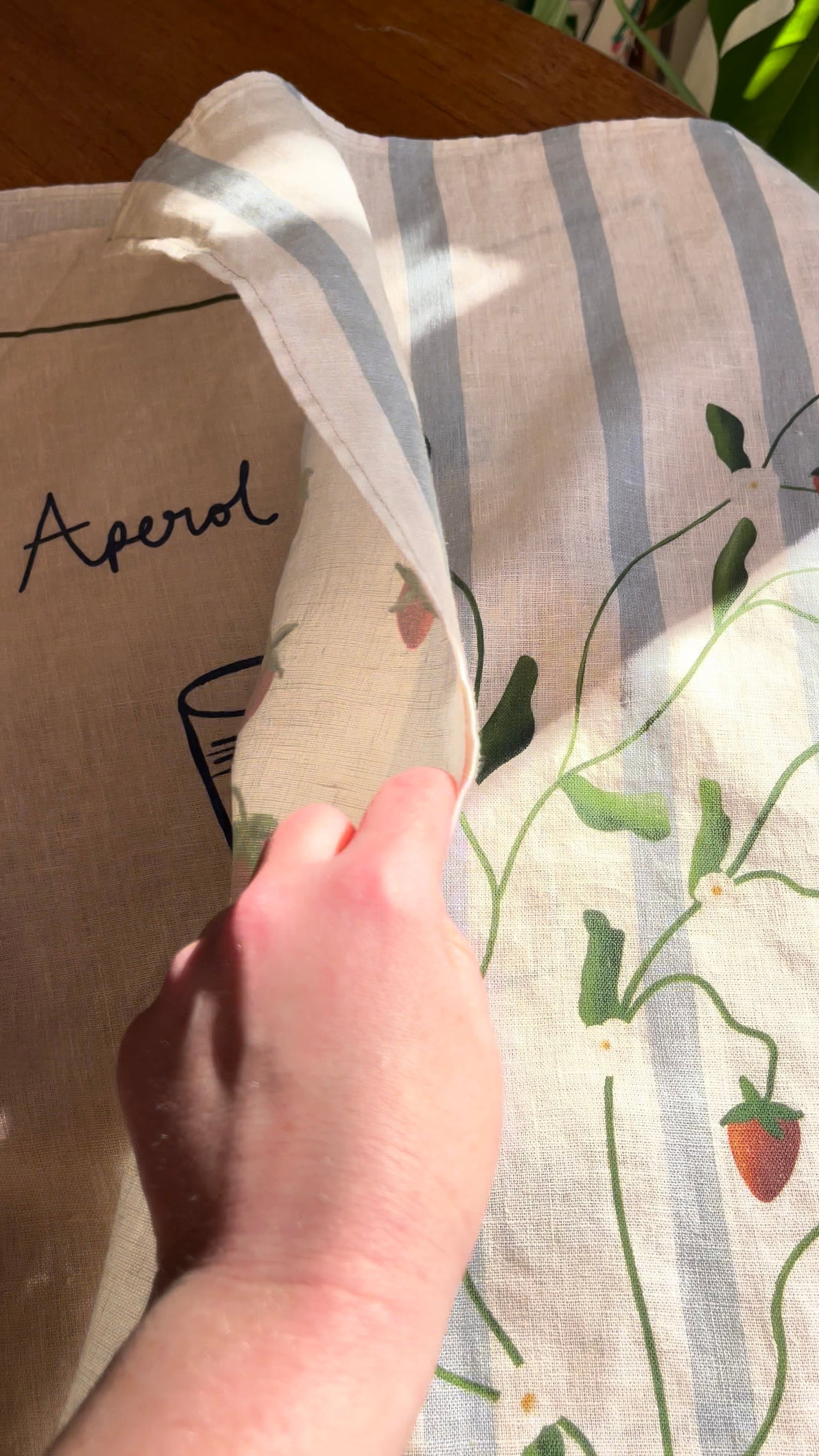 Linen Tea Towel "Strawberry Vines"