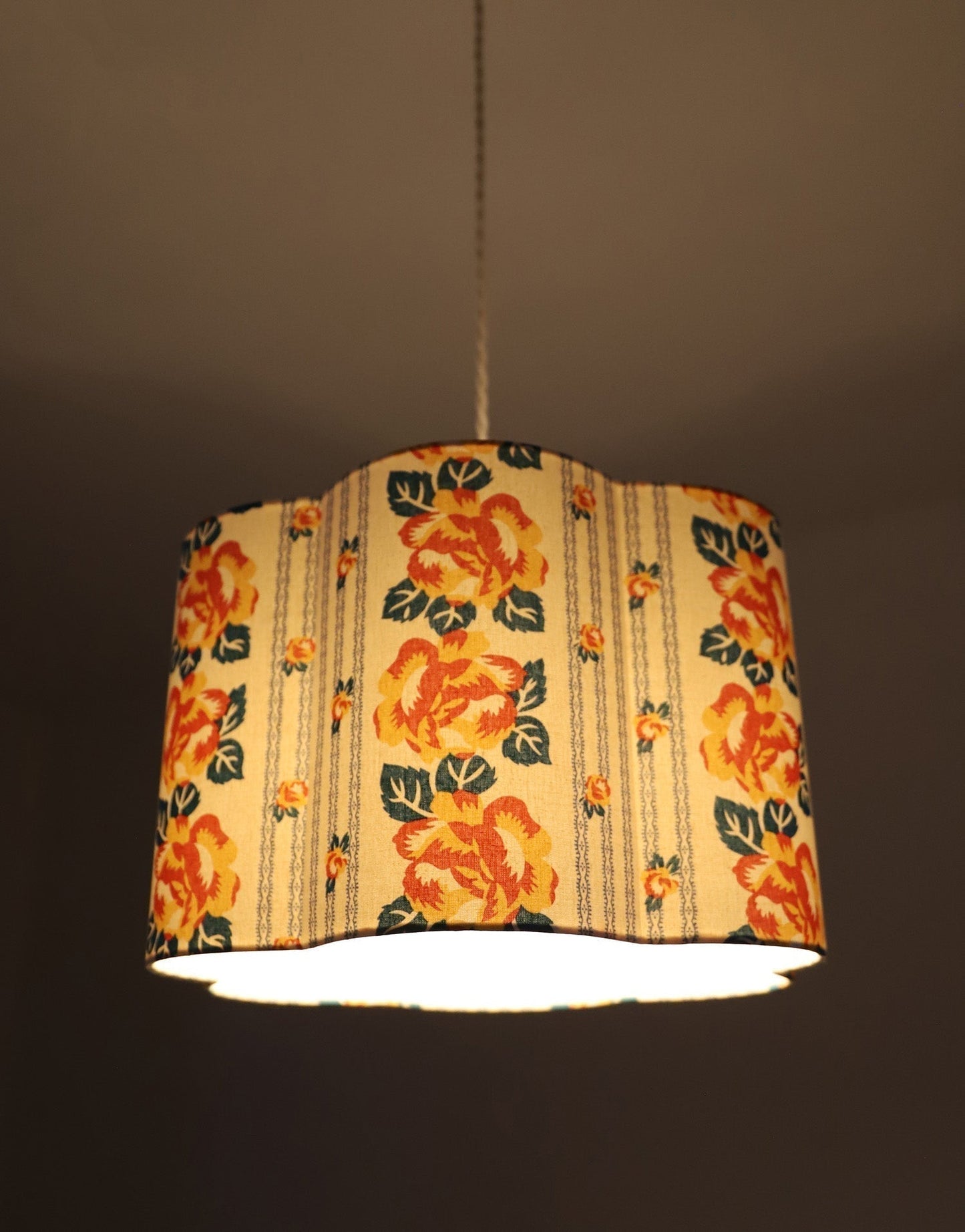Flora Flower-Shaped Pendant Light "Vanavez Flowers"