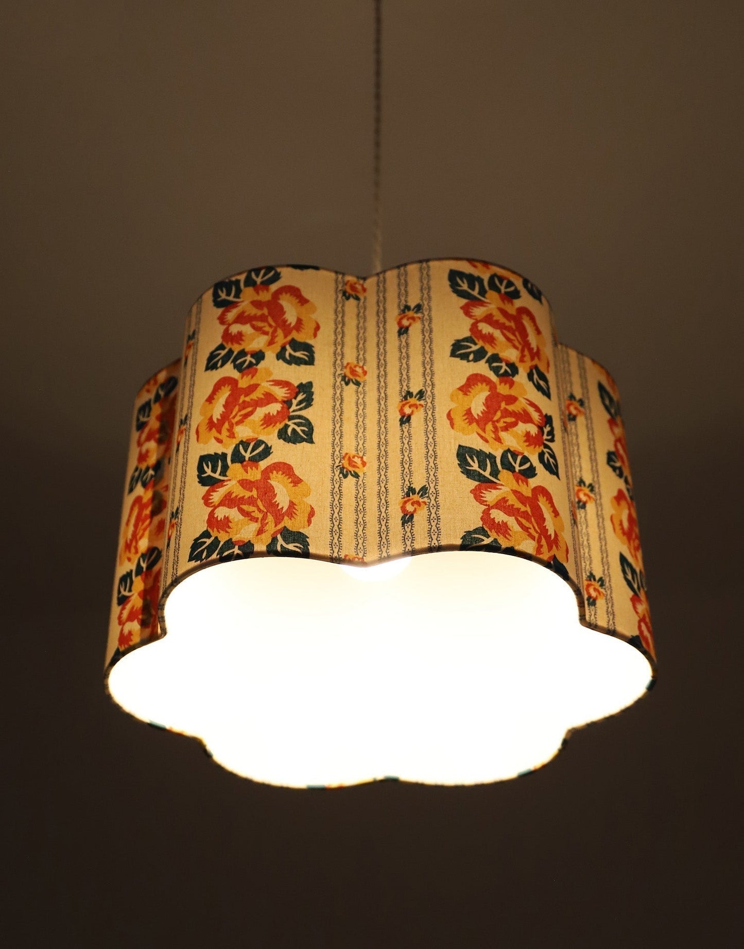 Flora Flower-Shaped Pendant Light "Vanavez Flowers"