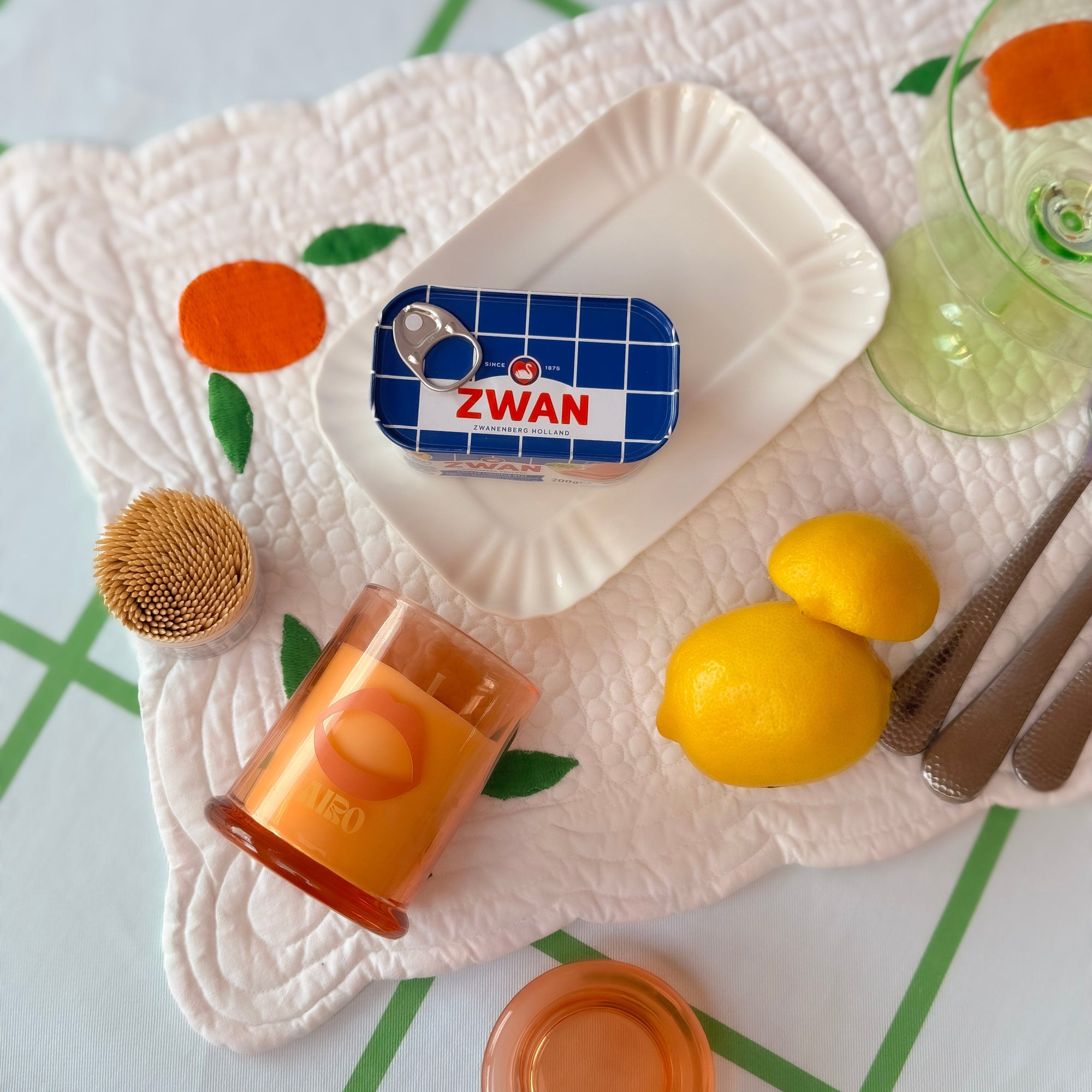 EAT MINI: The Deodoriser Candle