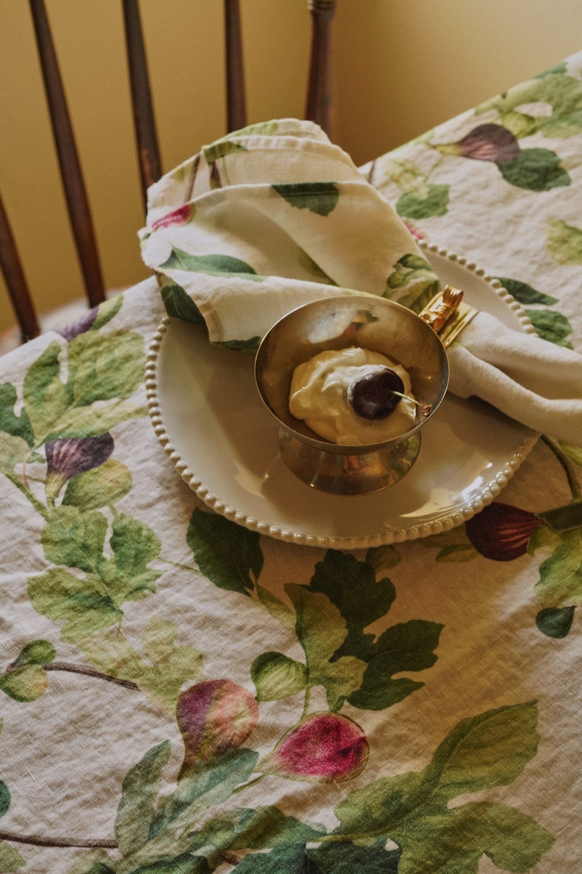 FIG LINEN TABLECLOTH