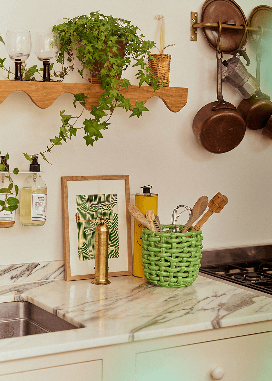 Late_Afternoon_Apple_Green_Basketweave_Utensil_Holder_Pot