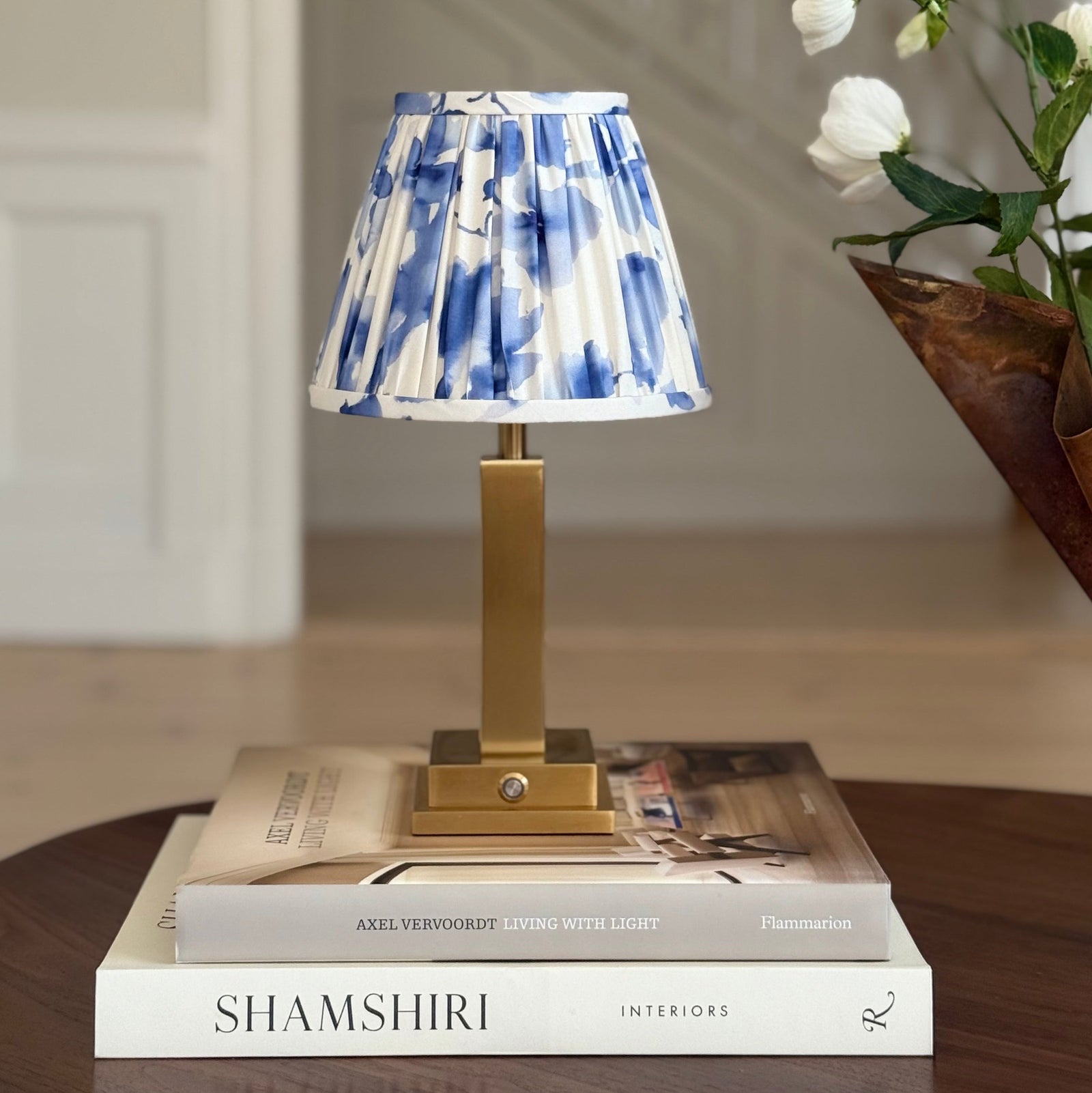 Athena Slim Rechargeable Table Lamp (Blue Magnolia)