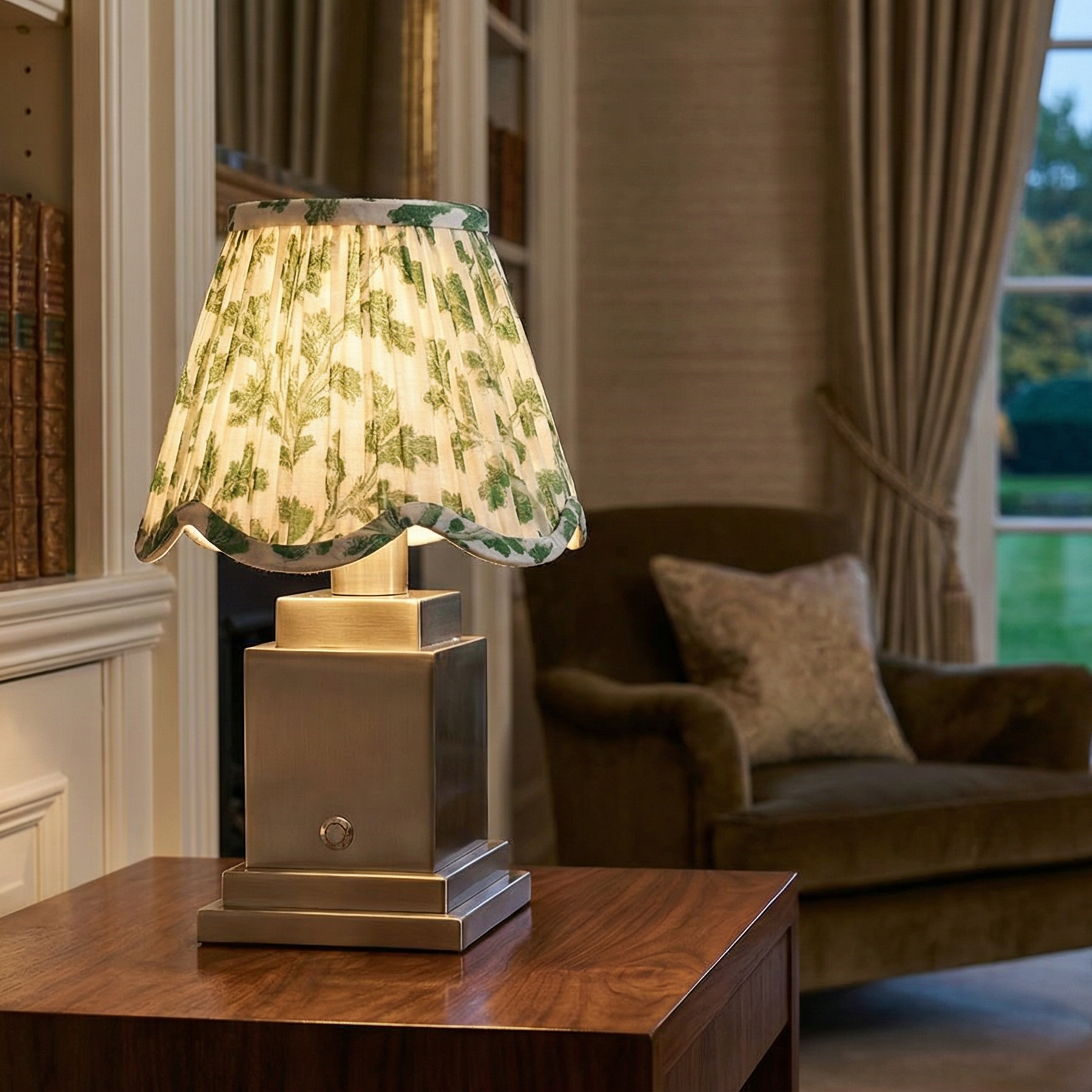 Athena Silver Rechargeable Table Lamp (Botanica Scallop)