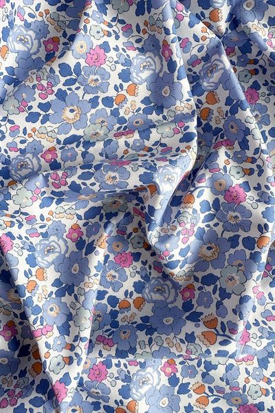 Tablecloth Runner made with Liberty Fabric BETSY LAVENDER BLUE - Coco & Wolf