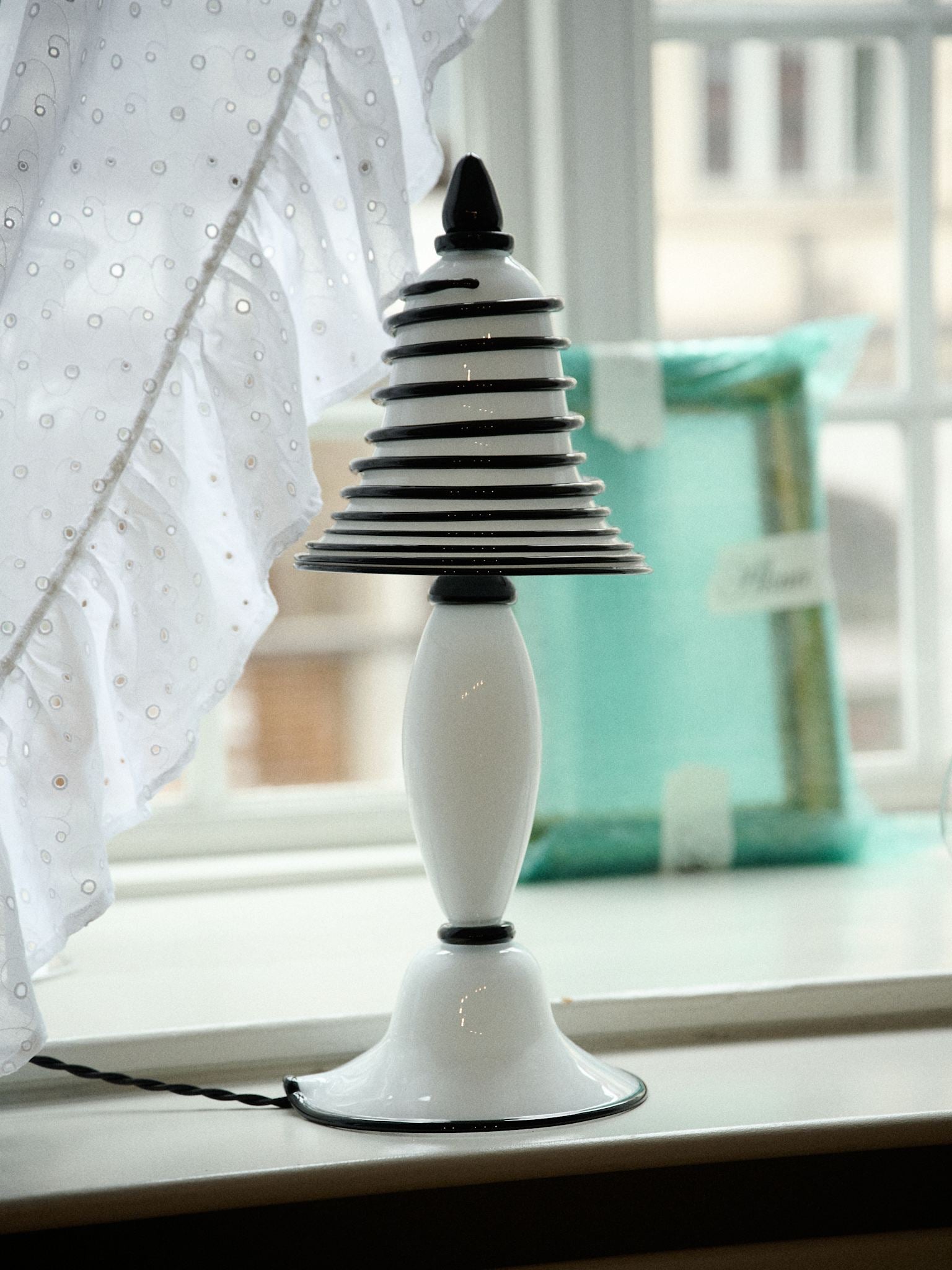 Rosenborg Table Lamp