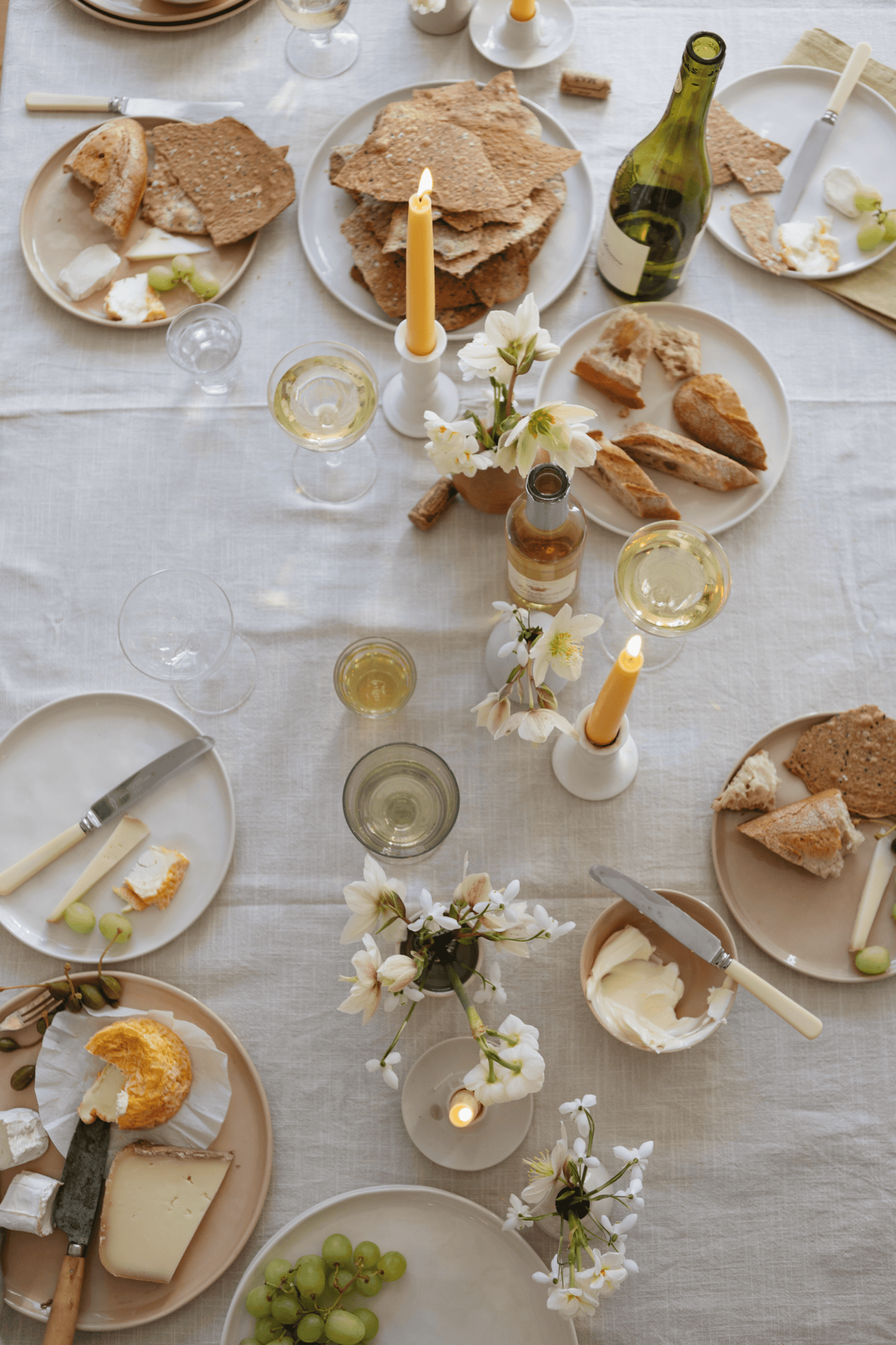 Set of 2 Large Plates in Milk