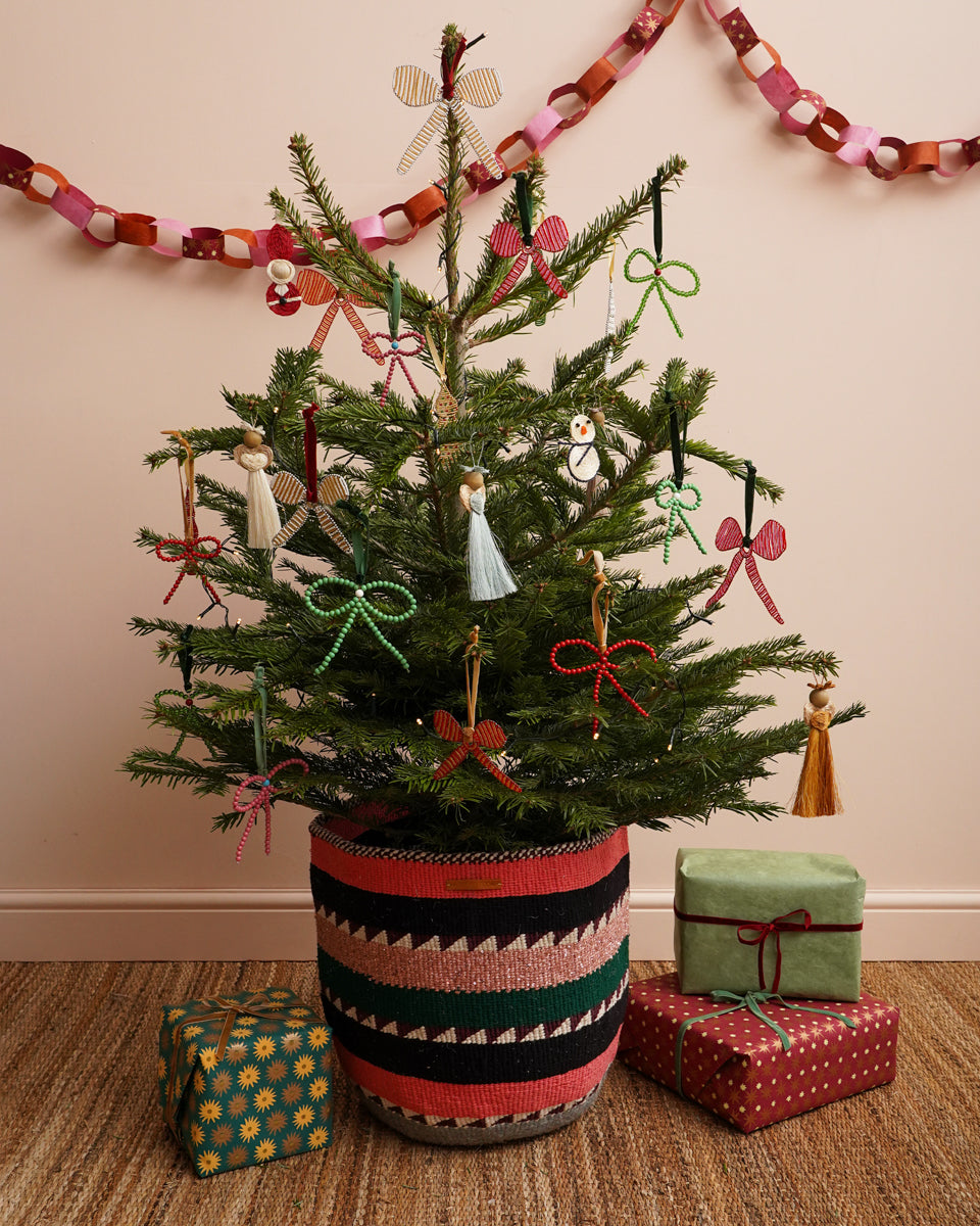HAJA: Hand-beaded Red and Pink Bow Tree Decoration