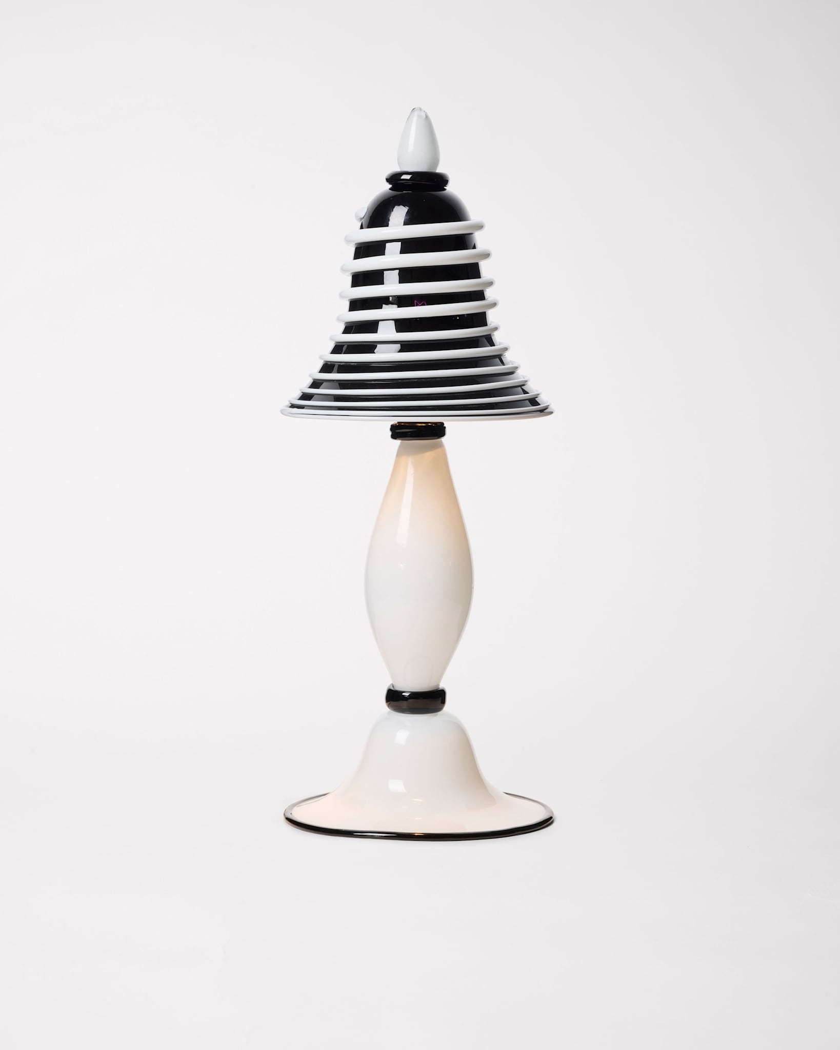 Rosenborg Table Lamp