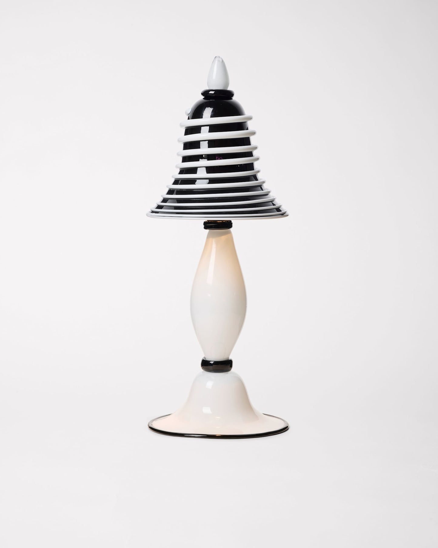 Rosenborg Table Lamp