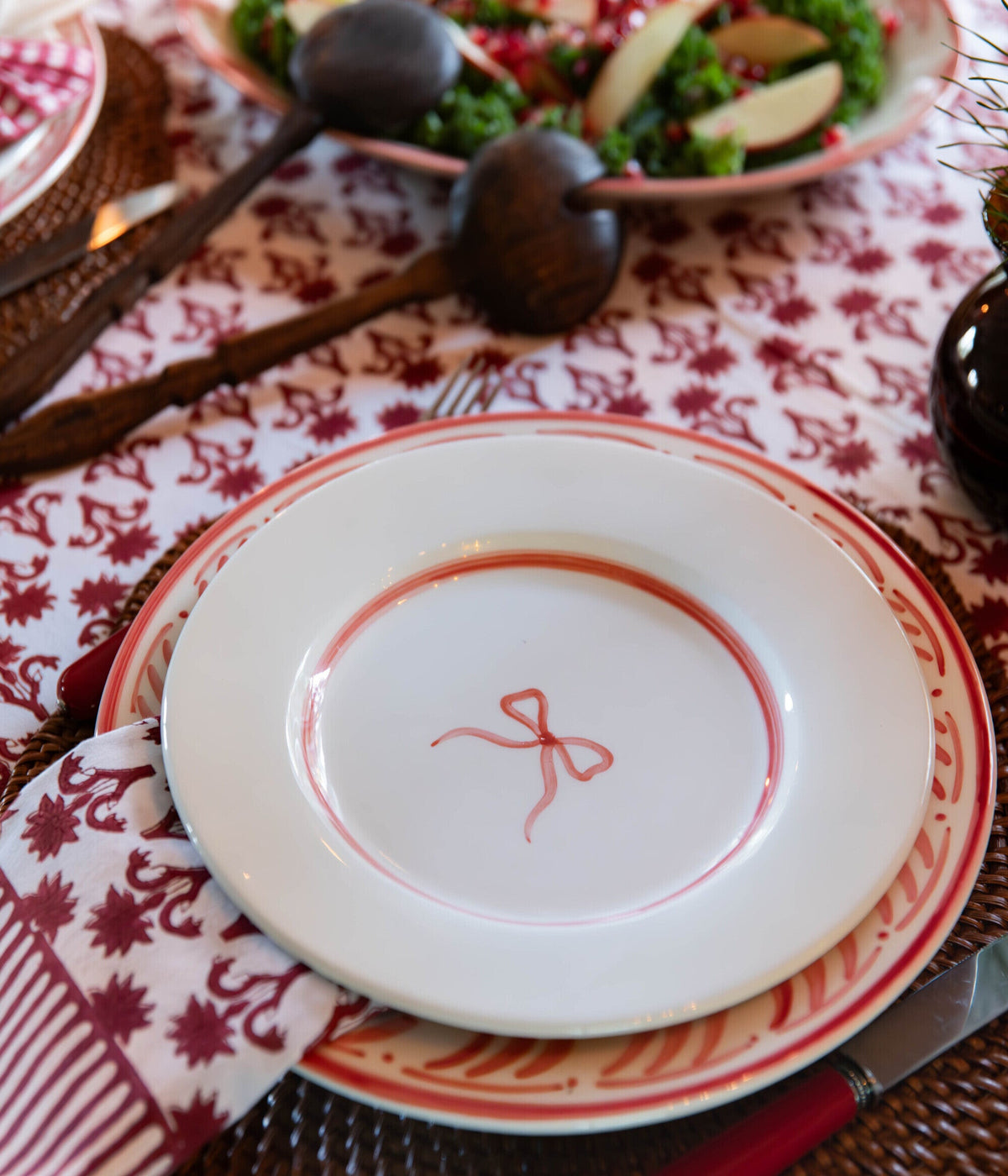 Bow Salad Plate - Dark Pink 22 cm