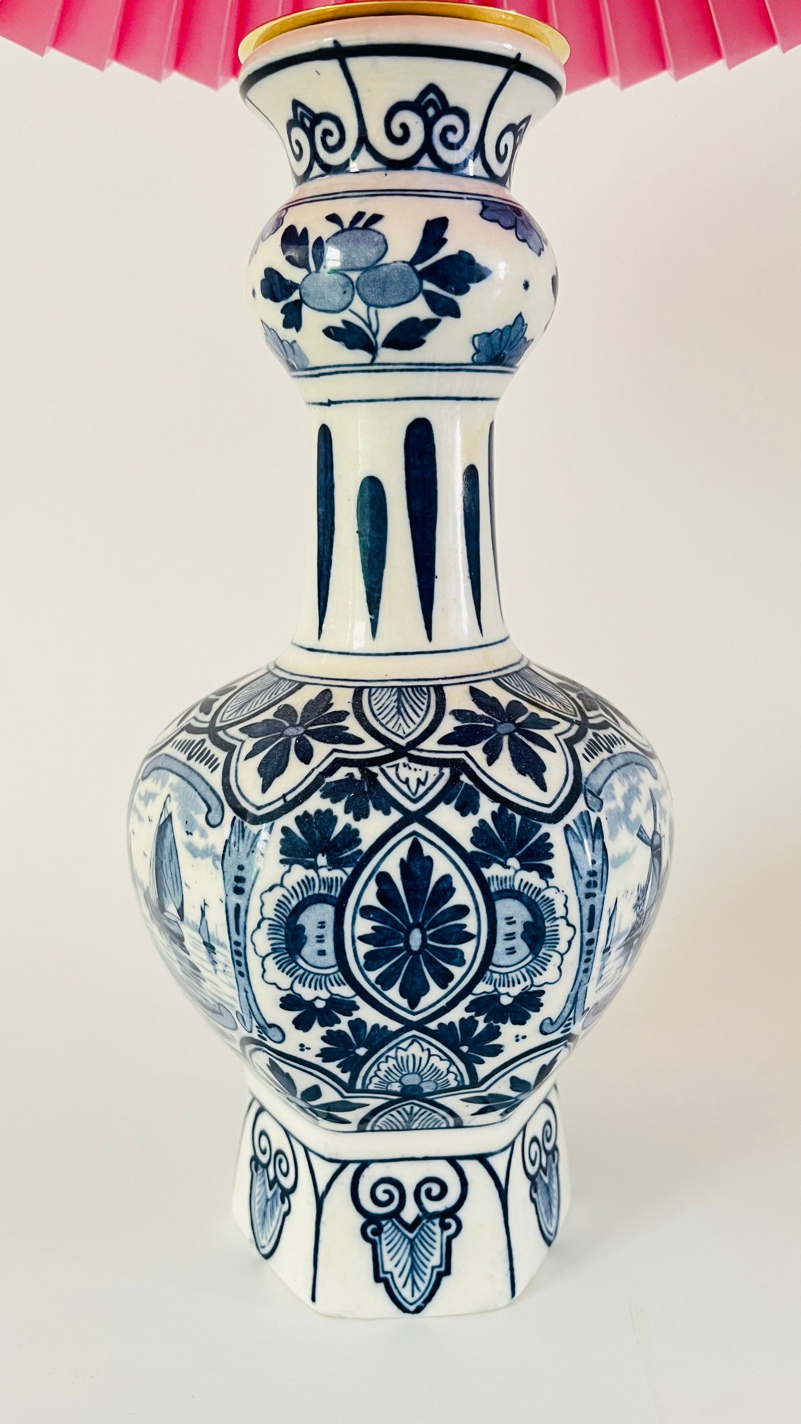 Antique Delft ‘Knobbelvaas’ Lamp