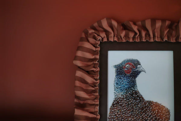 Cappuccino Ruffle Frame