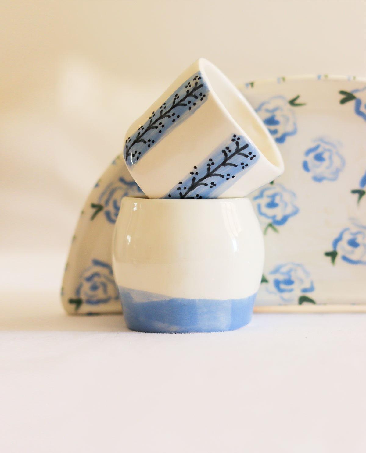 CERAMIC SMALL CUPS WITH BLUE FLORAL DETAILS