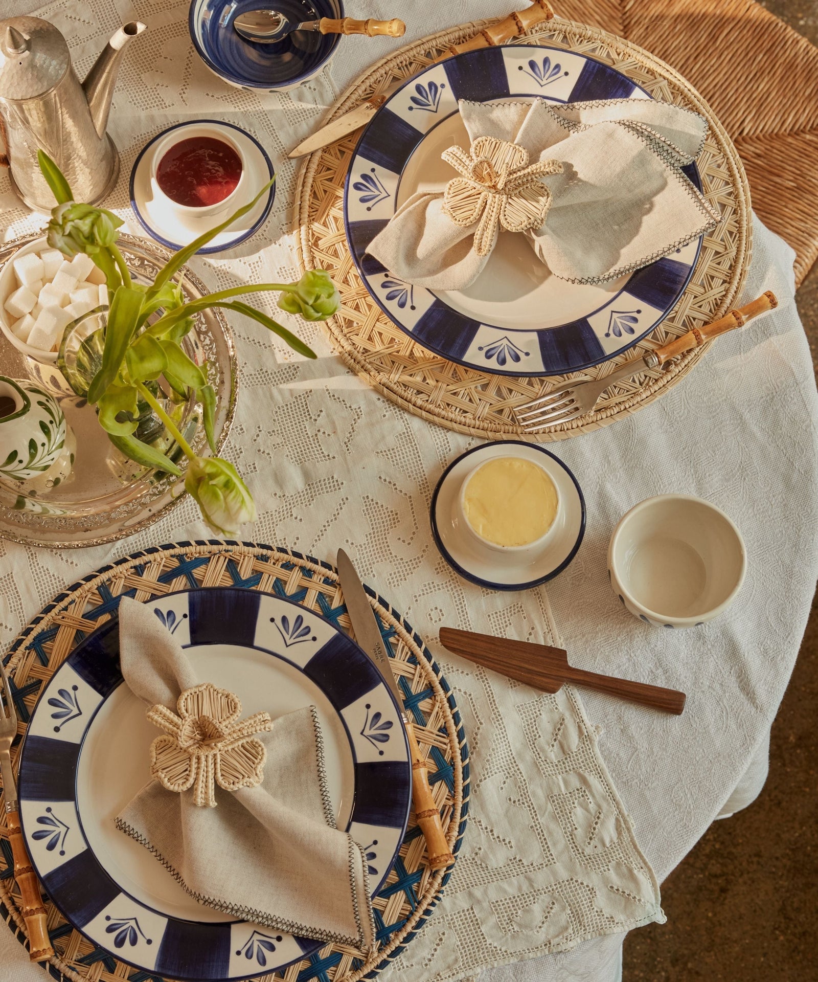 Cruces cross-weave placemat in natural, close-up of the iraca palm weave