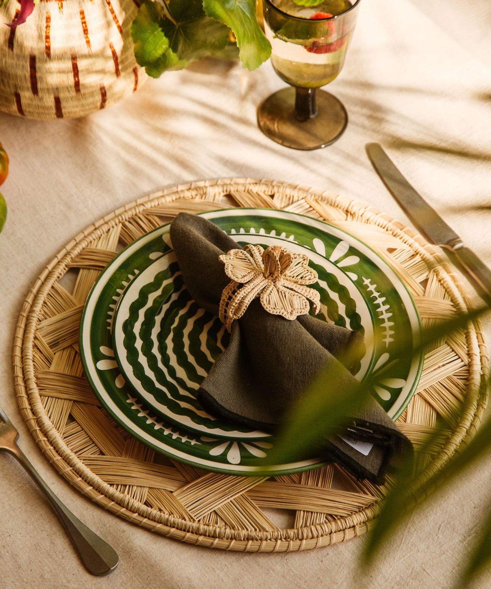 Atarraya net-weave placemat in natural, close-up of the iraca palm weave