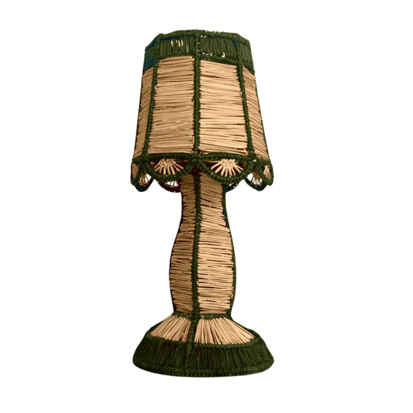 Dayana dining table lamp in handwoven green iraca palm, Usiacurí, Colombia