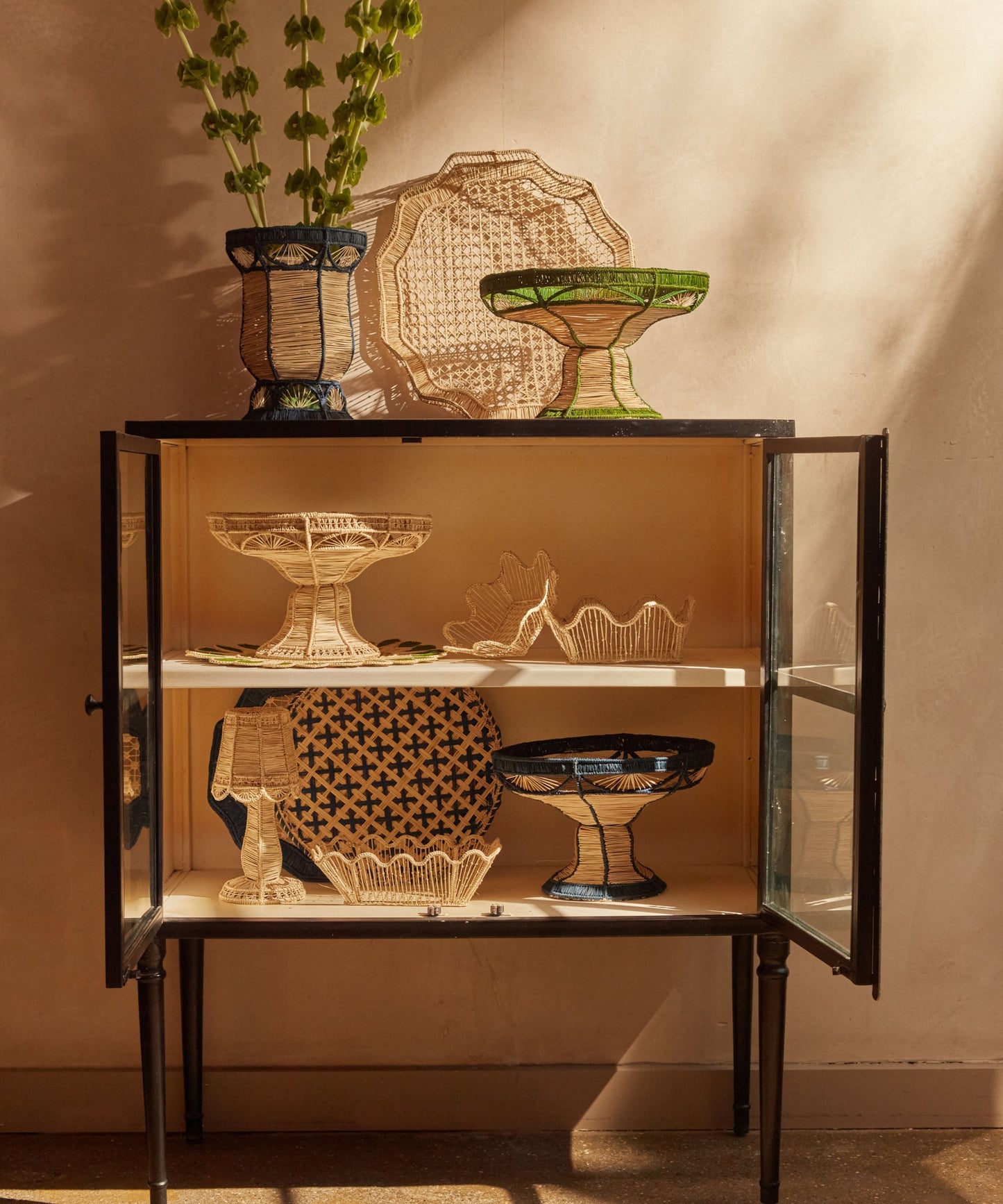 Handwoven Green Iraca pedestal bowl, Usiacuri