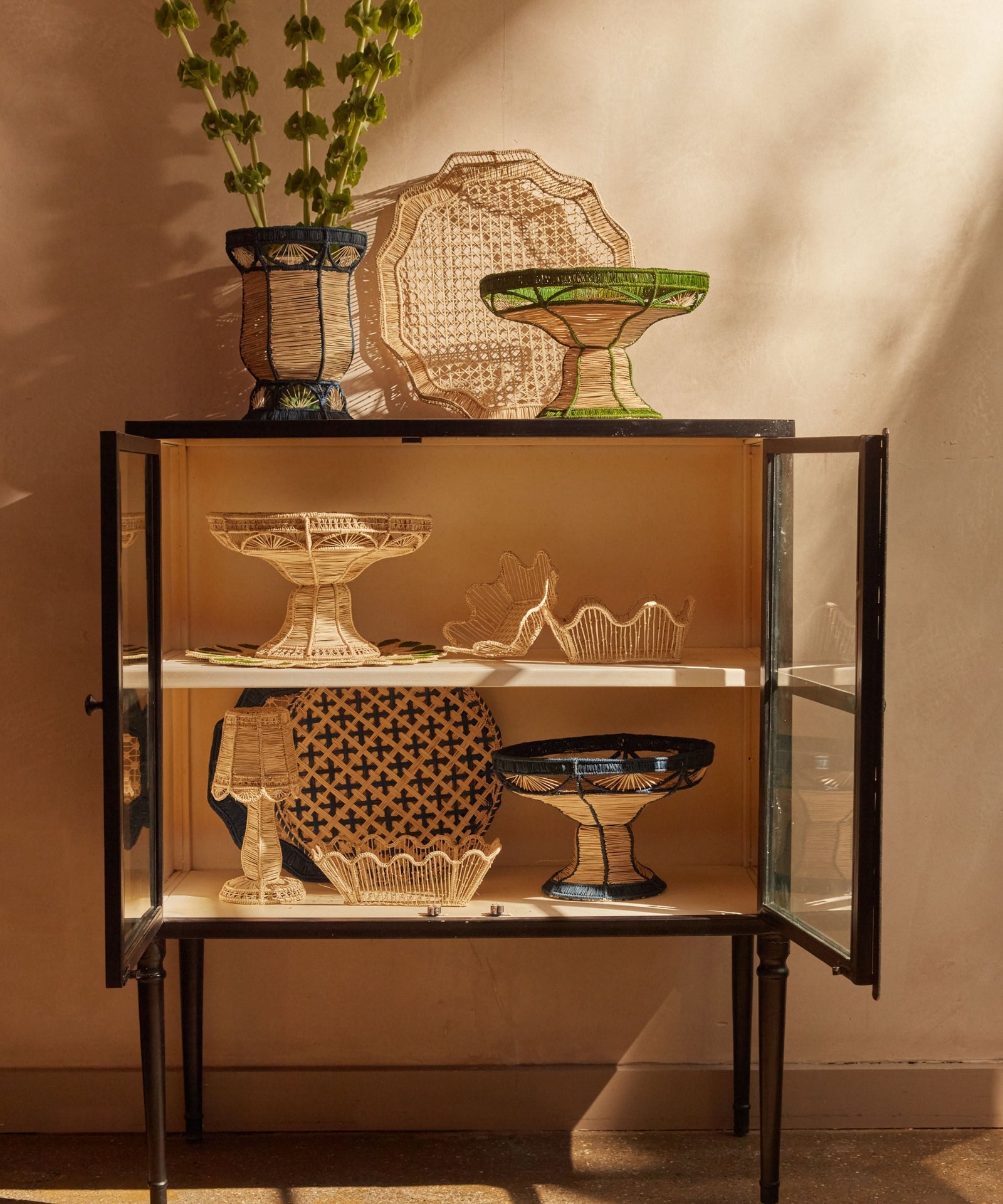 Handwoven Green Iraca pedestal bowl, Usiacuri
