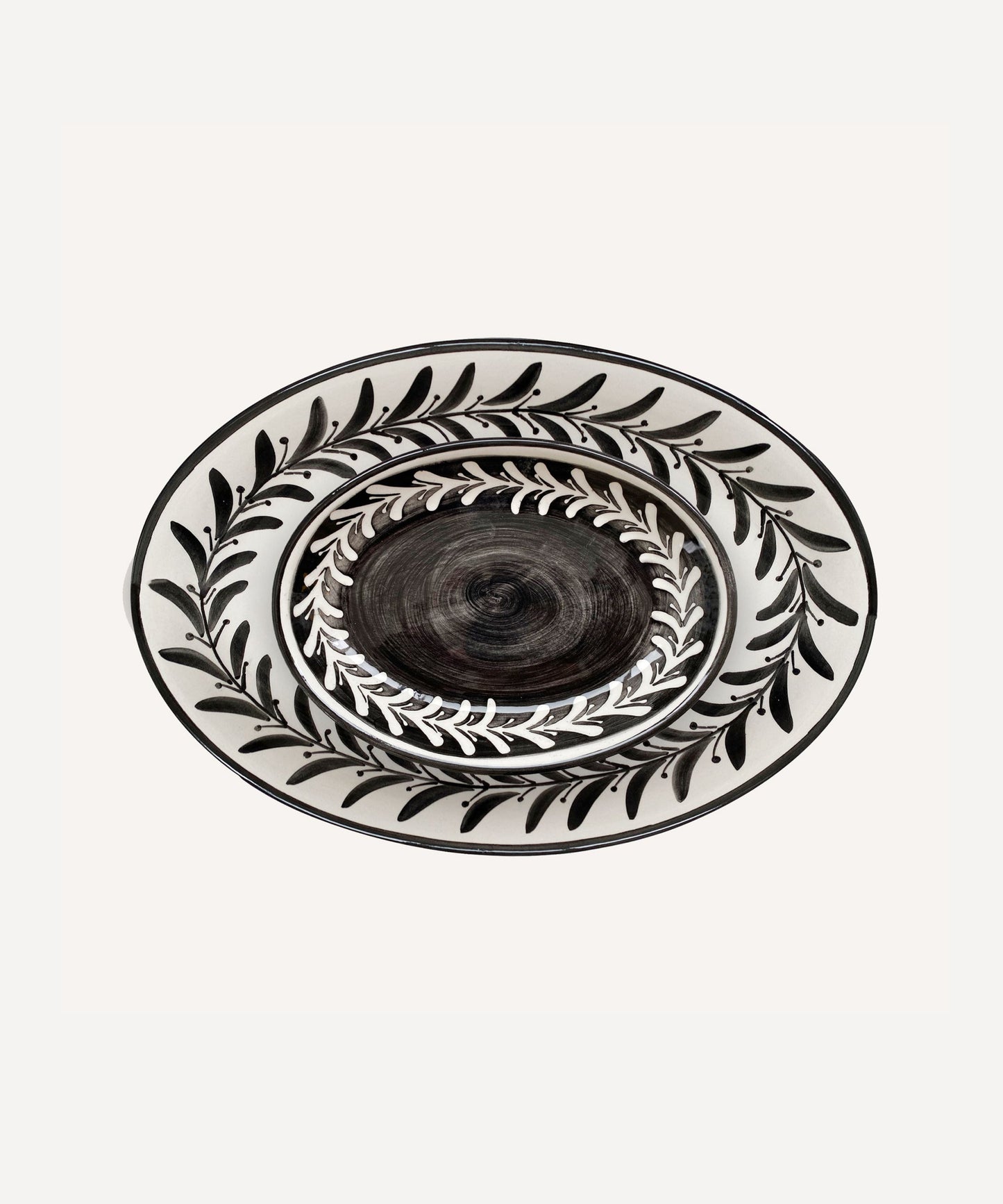 Helecho Serving Platter (set of 2) in Jet Black — hand-painted Fern Wreath ceramic, Carmen del Viboral, Colombia