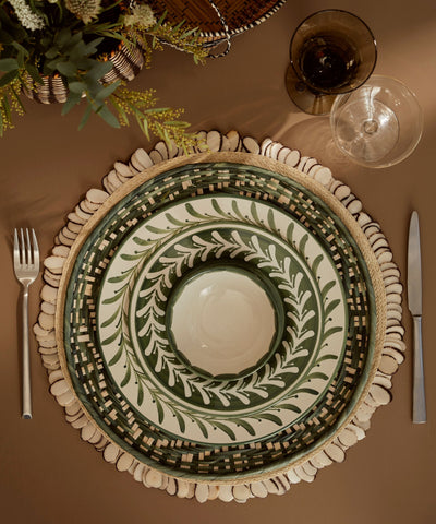 Hand-painted Cascos bowl in Fern Green, Magdalena scalloped design