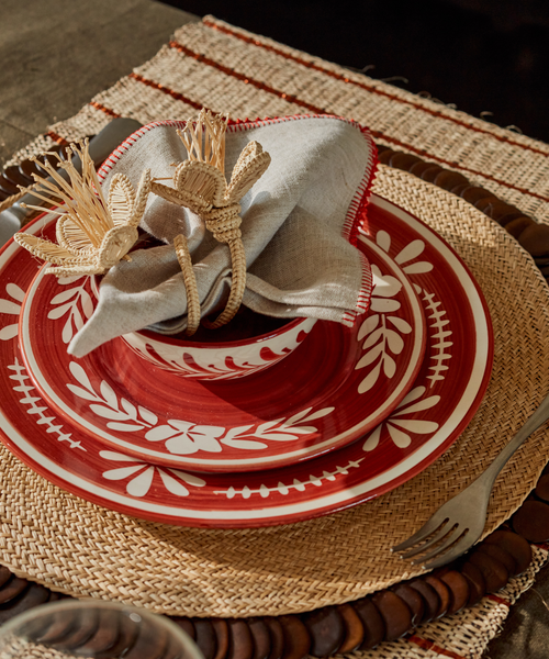 Florencia napkin ring in natural, handwoven iraca palm, close-up detail
