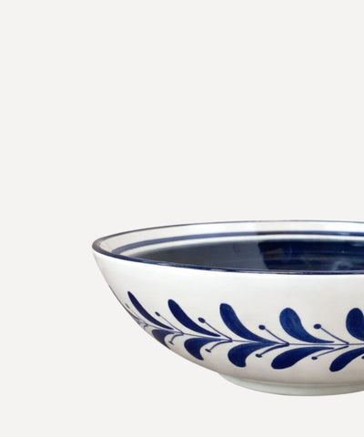 Generous Deep Blue Helecho salad bowl, hand-painted Carmen del Viboral ceramic
