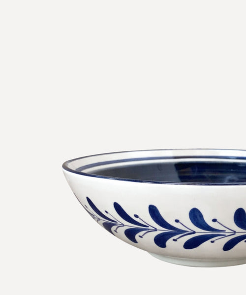 Generous Deep Blue Helecho salad bowl, hand-painted Carmen del Viboral ceramic