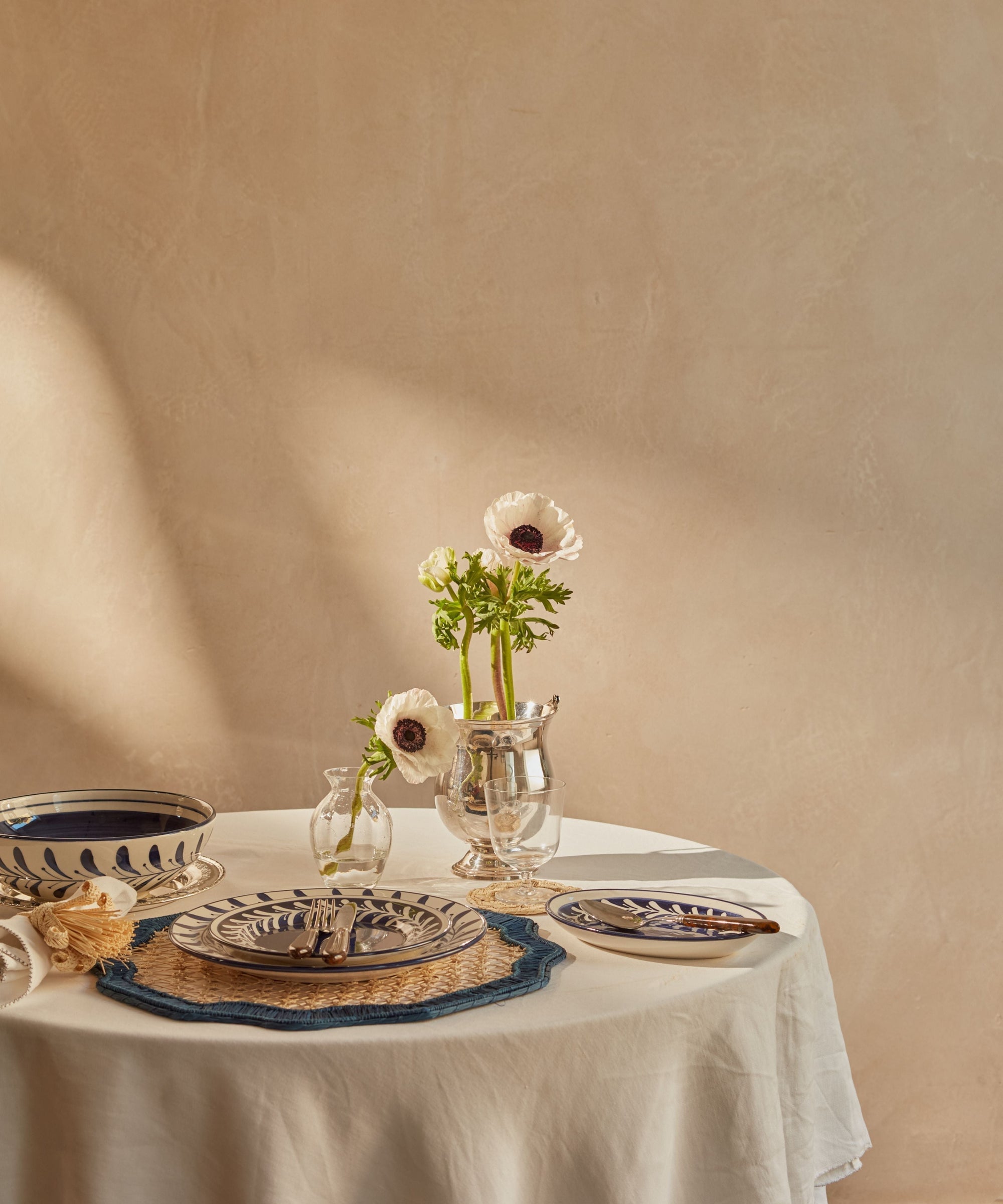 Deep Blue Helecho salad bowl — generous hand-painted ceramic serving bowl