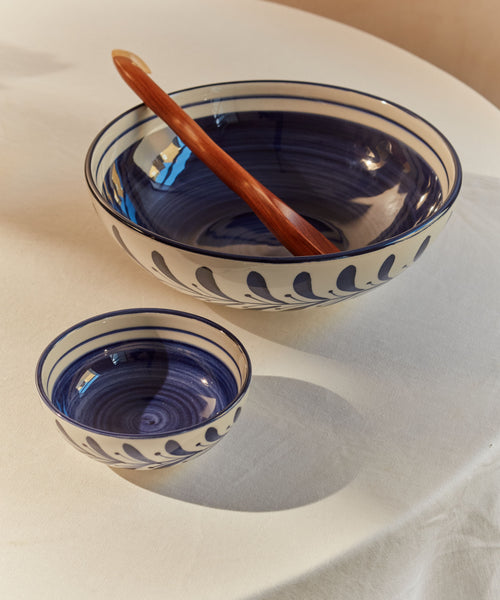 Deep Blue Helecho salad bowl — freehand botanical fern motif on a white ground