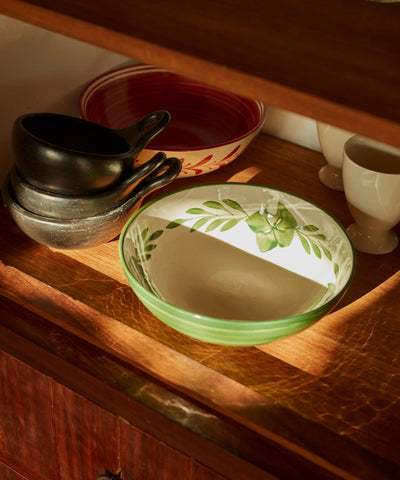 Hand-painted Carmen del Viboral ceramic salad bowl, Colombia