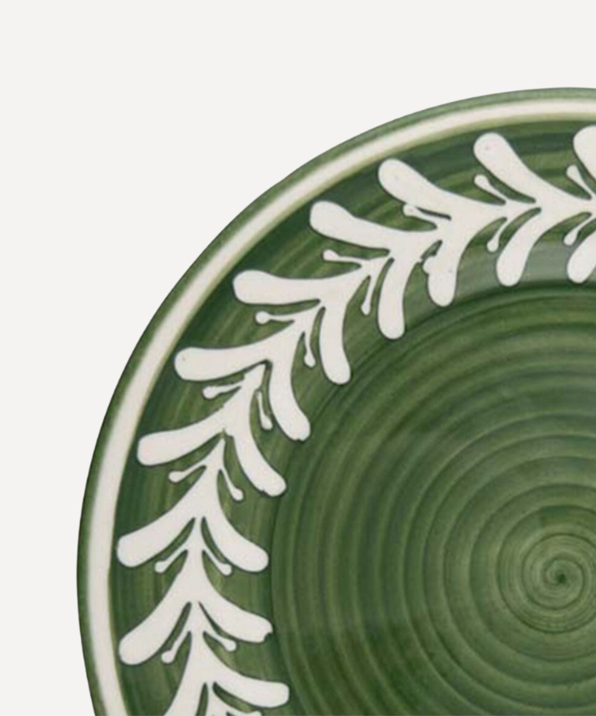 Dark Helecho Dinner Plate Fern Green detail — freehand white fern wreath on coloured ground