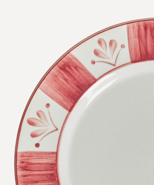Flor de Lis Dinner Plate in Vintage Rose, hand-painted in Carmen del Viboral, Colombia.