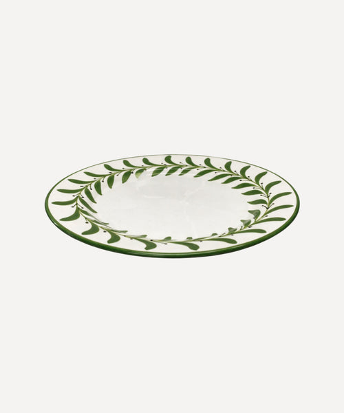 Helecho Dinner Plate Fern Green side profile — hand-painted Colombian ceramic