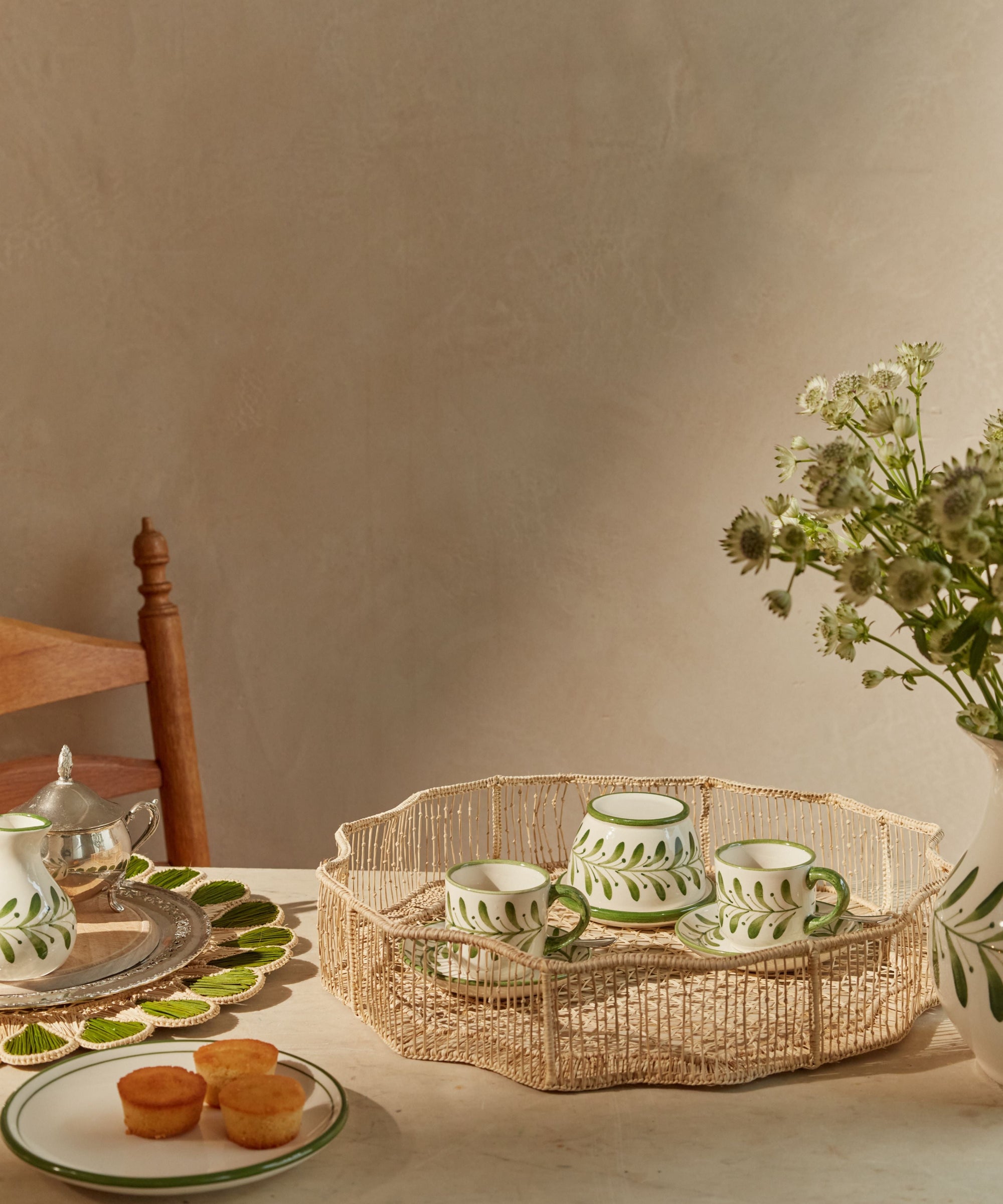 Hand-painted Helecho Coffee Cup in Fern Green, Carmen del Viboral