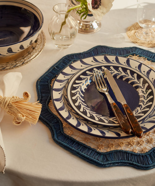 Dark Helecho Side Plate Deep Blue detail — freehand white fern wreath, Carmen del Viboral