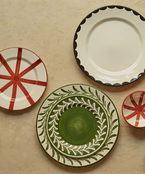 Dark Helecho Side Plate Fern Green lifestyle — triple-fired Colombian ceramic on dining table