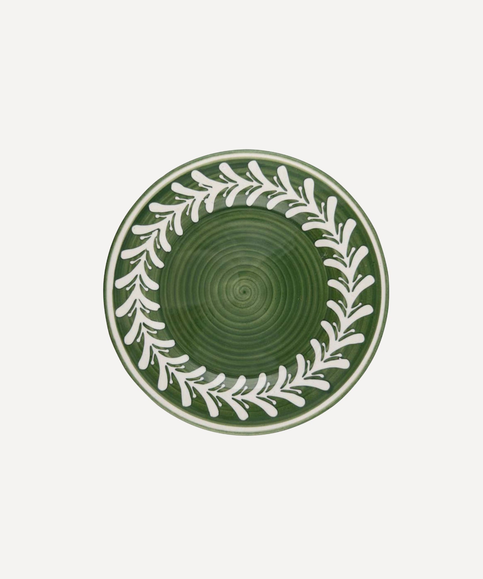 Dark Helecho Side Plate Fern Green — white fern wreath on deep green ground, main view