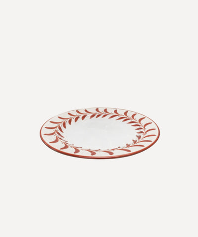 Helecho Side Plate Rust Red detail — freehand botanical fern motif, Carmen del Viboral
