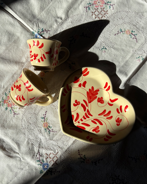 Caffè Cups for 2 on a heart Shaped Plate