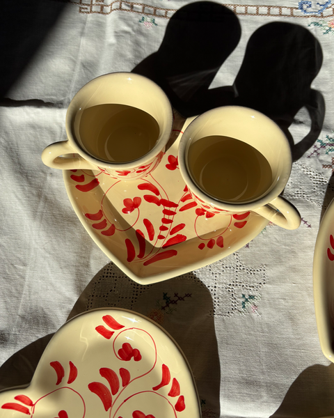 Caffè Cups for 2 on a heart Shaped Plate