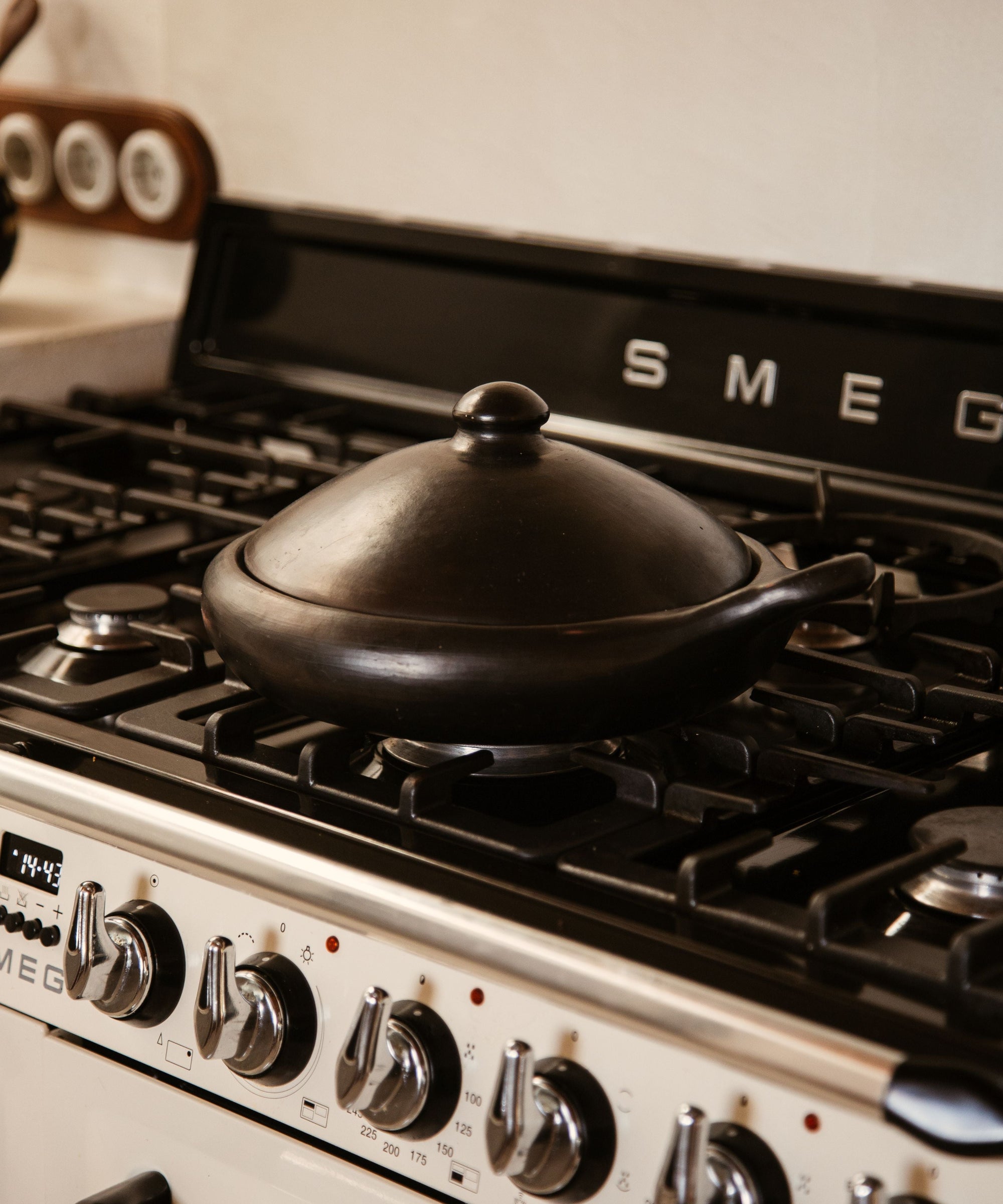 Chamba Sauté Pan top-down view — traditional La Chamba black pottery