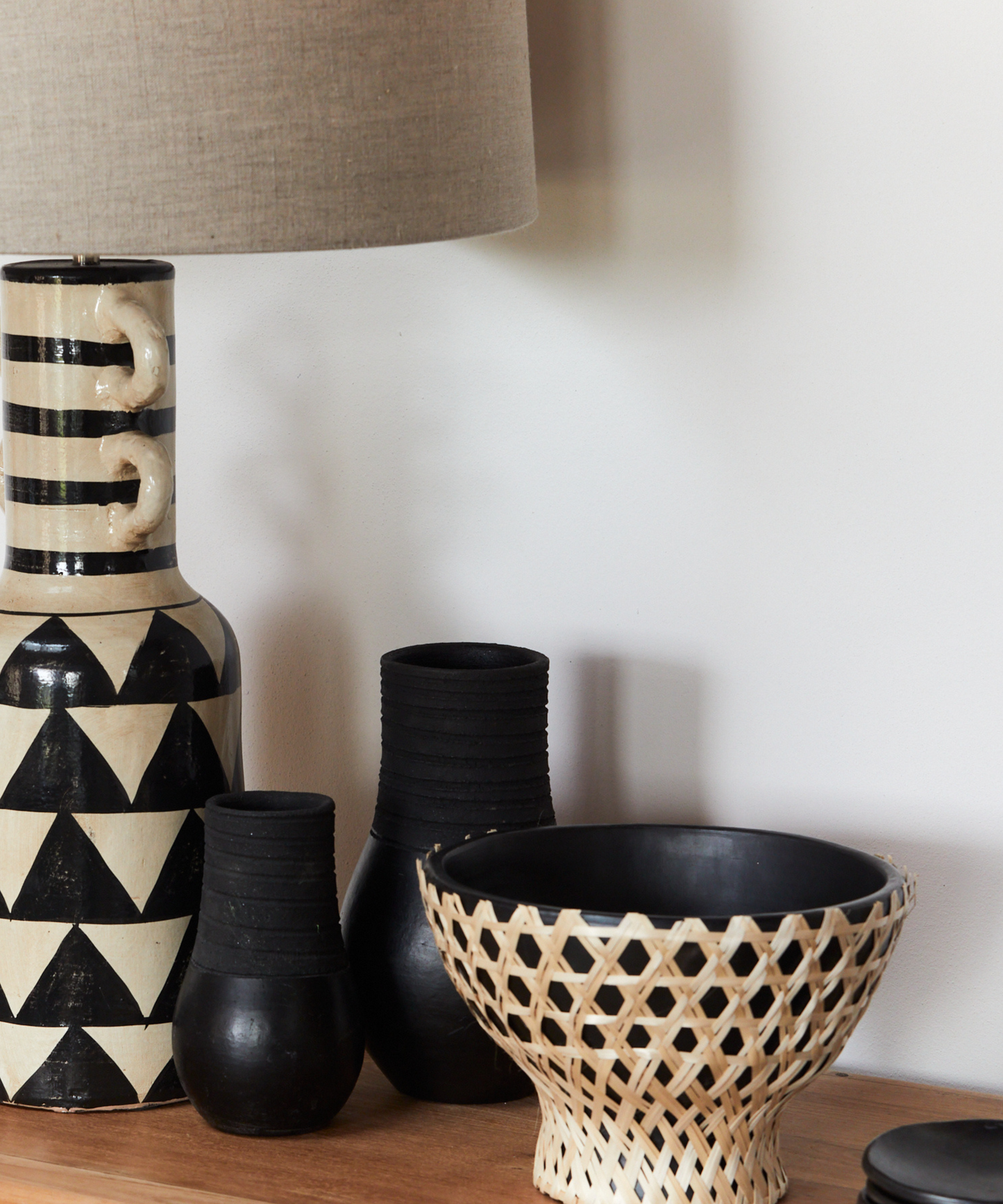 Selva bowl - agate-polished black clay base