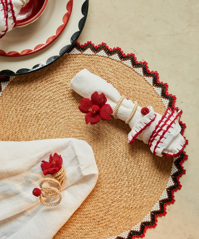 Corazon napkin ring in marsala, close-up of the beadwork