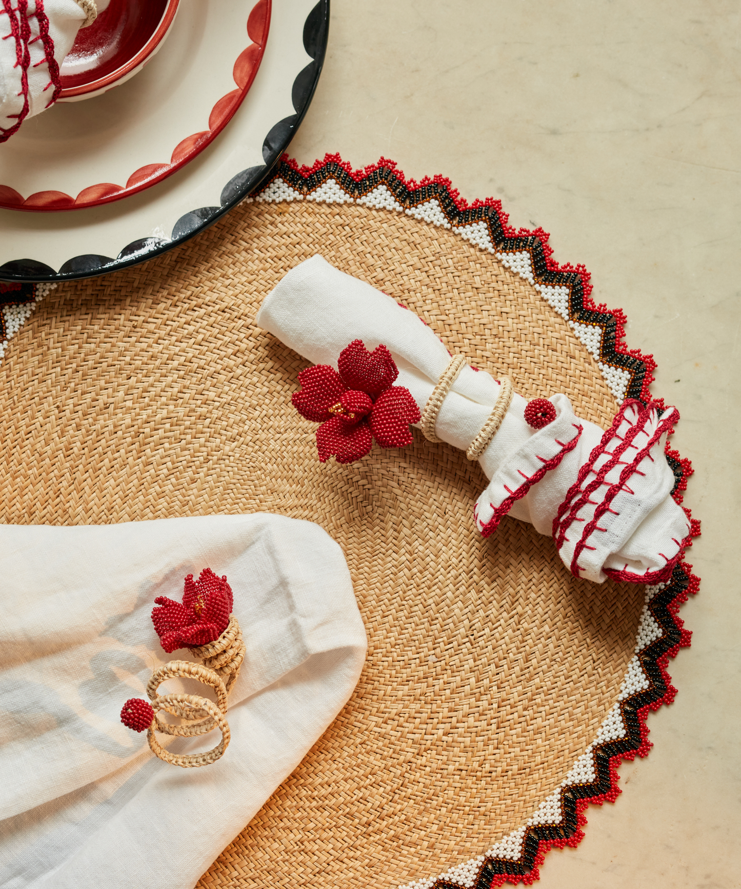 Corazon napkin ring in marsala, close-up of the beadwork